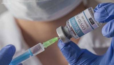 Британия к Пасхе намерена вакцинировать всех, кому за 40 — СМИ