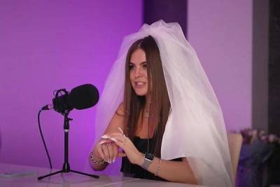 Не с Прусикиным: Солистка Little Big Софья Таюрская рассказала правду про свадьбу