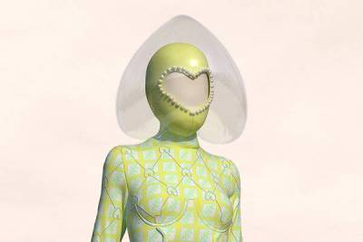 Алена Ахмадуллина заглянула в будущее моды и создала первую 3D коллекцию