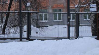 Студента с признаками отравления психоактивными веществами нашли на остановке в Омске