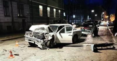 В Черняховске водитель без прав пострадал в ДТП с попутной легковушкой (фото)