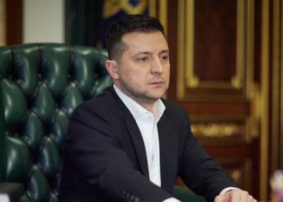 Зеленский сообщил, что его партия постепенно очищается от «засланных казачков»