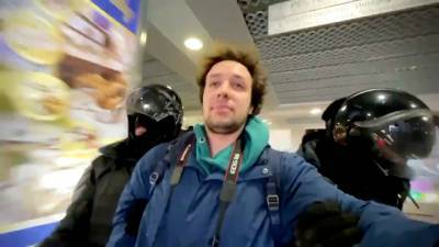 Видео из Сети. В Москве задержаны участники депутатского форума