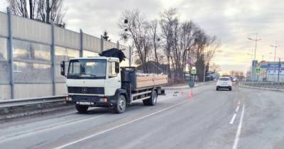 В Гурьевском районе грузовик манипулятором сбил 56-летнюю женщину