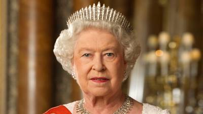 Королева Англии намерена лично поговорить с Гарри и Меган после скандального интервью