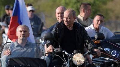 Путин: Крым присоединили, чтобы не было, как в Донбассе