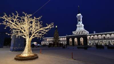Новогодние световые украшения останутся на улицах Москвы до 1 апреля