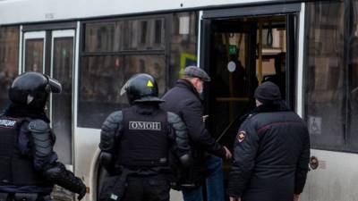 Задержанные на форуме «Муниципальная Россия» отказались говорить с полицией