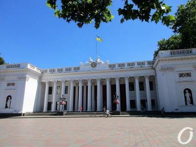 В Одессе собираются реставрировать здание мэрии - Старой биржи