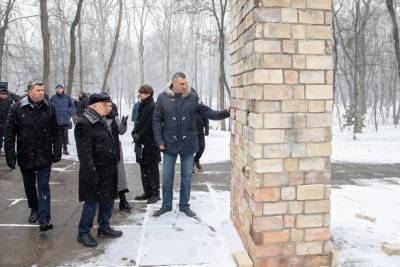 Кличко и Мемориал Холокоста "Бабий Яр" открыли инсталляцию к годовщине Куреневской трагедии