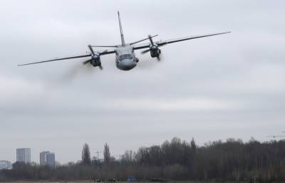 В Казахстане при заходе на посадку разбился Ан-26 с военными