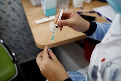 Ряд стран ЕС требуют перераспределения вакцин от коронавируса