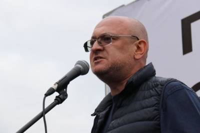 Политолог Аркатов призвал лишить мандата задержанного на форуме в Измайлово Резника