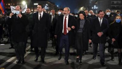 Саркисян и Пашинян обсудили возможность досрочных выборов в парламент