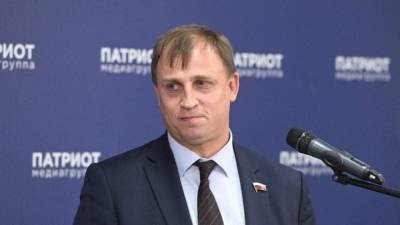 Депутат Вострецов назвал задержанного в Измайлово депутата Резника "врагом народа"