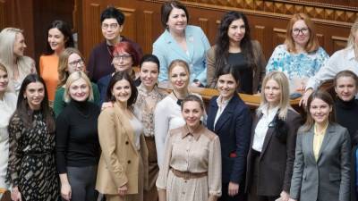 "Зе женщины": на съезде "слуг" презентовали женское крыло партии