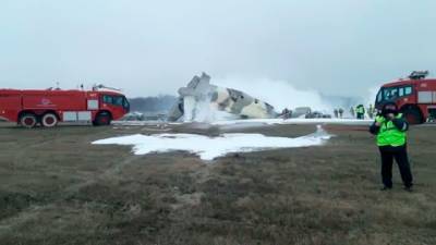 Новости на "России 24". Катастрофа Ан-26: выжившие в реанимации, рейсы задерживаются