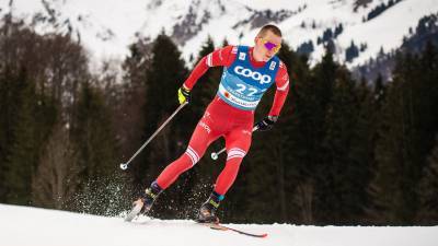 Реванш за марафон: Большунов выиграл масс-старт на последнем этапе Кубка мира по лыжным гонкам