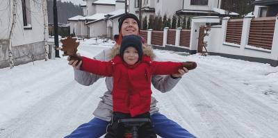 Светлана Тарабарова показала, как ее сын Иван катается на беговеле зимой - видео - ТЕЛЕГРАФ