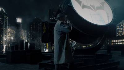 Режиссер Мэтт Ривз сообщил о завершении работы над новым "Бэтменом" с Паттинсоном