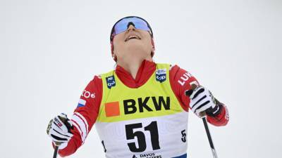 Российская лыжница Ступак завоевала золото в масс-старте
