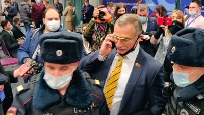 В Москве полиция задержала участников форума муниципальных депутатов