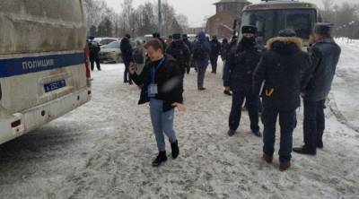 В Москве полиция задержала всех участников форума депутатов: фото, видео