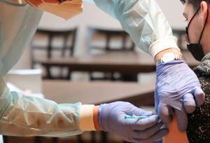 Пять стран призвали созвать саммит ЕС из-за неравного распределения вакцин от коронавируса