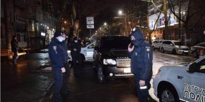 Чиновник Николаевской ОГА пытался скрыться на автомобиле от полиции и предлагал взятку