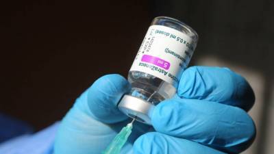 В Норвегии троих медиков госпитализировали с тромбами после вакцины AstraZeneca