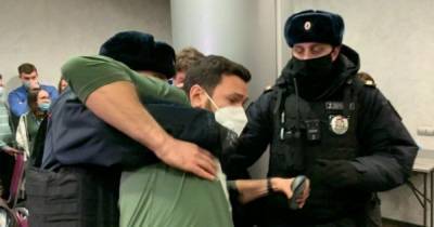 В Москве на форуме депутатов задержали больше 180 человек