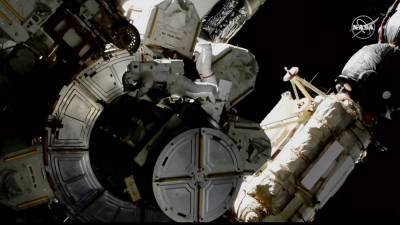 Астронавты НАСА вышли в открытый космос для ремонтных работ