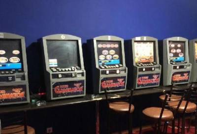 Прокуроры нашли незаконный зал игровых автоматов в жилом доме Петербурга