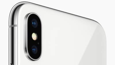 Apple рассматривала производство iPhone X в цвете Jet Black