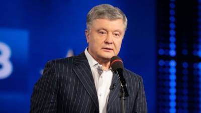 «Отъявленнейший мародер»: экс-премьер Украины заявил о $45 млн у Порошенко дома