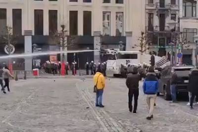 Полиция разогнала активистов BLM в Бельгии водометами и слезоточивым газом