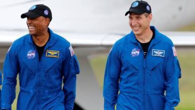 На МКС астронавты Гловер и Хопкинс завершили работу в открытом космосе