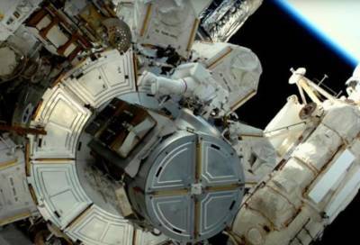 Астронавты провели технические работы в открытом космосе