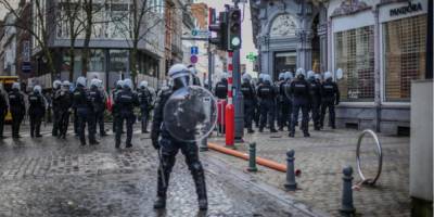 В Бельгии акция протеста Black Lives Matter переросла в беспорядки, полиция применила слезоточивый газ