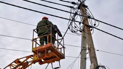 Около 80 поселений в Иркутской области остались без электричества из-за ветра