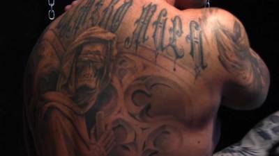 Кондитер из Швейцарии потратил 23 тысячи фунтов стерлингов на татуировки