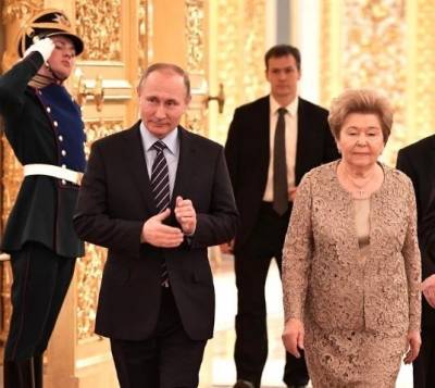 Владимир Путин поздравил Наину Ельцину с 89-летием телеграммой