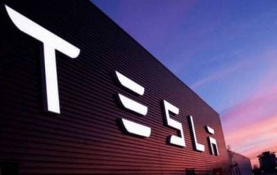 На заводе Tesla в США случилась вспышка COVID: почти 500 работников заразились