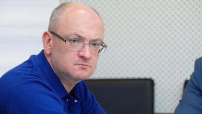 Петербургского депутата Максима Резника отпустили из полиции в Москве