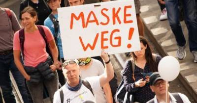 В нескольких городах Германии прошли акции "коронаскептиков" (ВИДЕО)