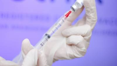 Двое пожилых жителей Гонконга умерли после прививки от коронавируса