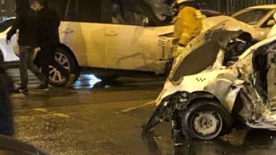 Авария с Range Rover и такси в Петербурге привела к гибели водителя