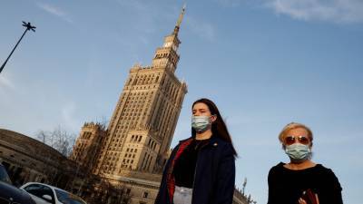 С начала пандемии в Польше выявили более 1,9 млн случаев коронавируса