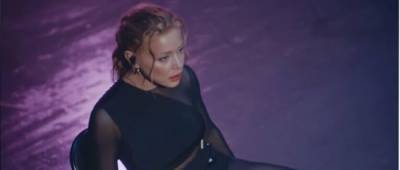 Тина Кароль представила первый live-перформанс хита «Скандал»