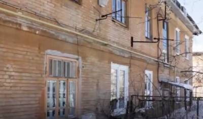 Нижегородские чиновники попросили жильцов аварийного дома снести его самостоятельно